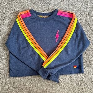 BOLT EMBROIDERY CLASSIC CROPPED CREW SWEATSHIRT - HEATHER NAVY // NEON STRIPES